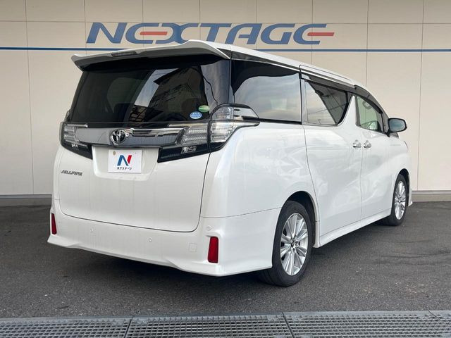 ��D�]�𒸂��Ă���܂��{�f�B�̒e�X�v���b�V���R�[�g���D�]��t���B�ʏ�̃K���X�R�[�g�ƈقȂ�A�ϋv�N��6�N�̖��@���K���X�R�[�e�B���O���A�{�f�B���L���C�ȏ�Ԃɕۂ��Ă���܂��B