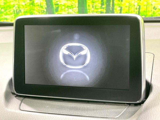 【純正ナビ】人気の純正ナビを装備しております。ナビの使いやすさはもちろん、オーディオ機能も充実!キャンプや旅行はもちろん、通勤や買い物など普段のドライブも楽しくなるはず♪