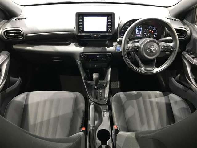 ヤリス1.5 ハイブリッド X