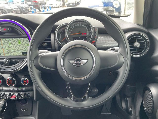 ���n���h�����̃X�������Ȃ��A���ꂢ�ȏ�Ԃ��ێ����Ă���܂��B�e�X�C�b�`���̓�����m�F�ς݂ł��B