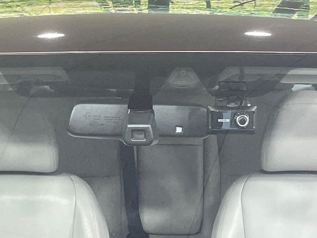 �y�G�}�[�W�F���V�[�u���[�L�z���s���ɑO���̎ԗ�����F�����A�Փ˂������Ȏ��͌x��ƃu���[�L�ŏՓˉ���Ɣ�Q�y�����A�V�X�g�B�����S�Ƀh���C�u�����y���݂��������܂��B