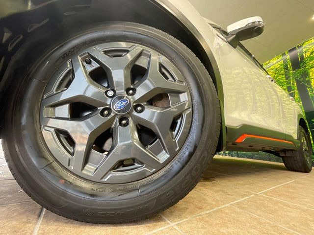 �y����17�C���`�A���~�z�C�[���z�O�ςɃ}�b�`���������A���~�z�C�[���𑕒����Ă���܂��B�e��ЊO�A���~�z�C�[����A�X�^�b�h���X�^�C�����戵�����Ă���܂��B���񂲑��k����������