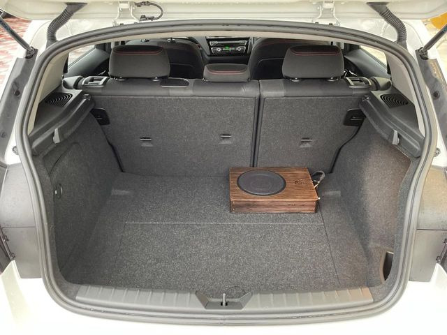 ●トランクルーム:趣味が広がる収容スペース!これだけの広さがあればお買い物やレジャーなどにも最適です!使用感も少なくきれいな状態を維持しております。