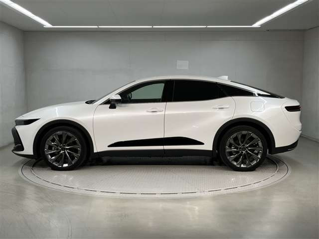 クラウンクロスオーバー2.5 G レザー パッケージ E-Four 4WD