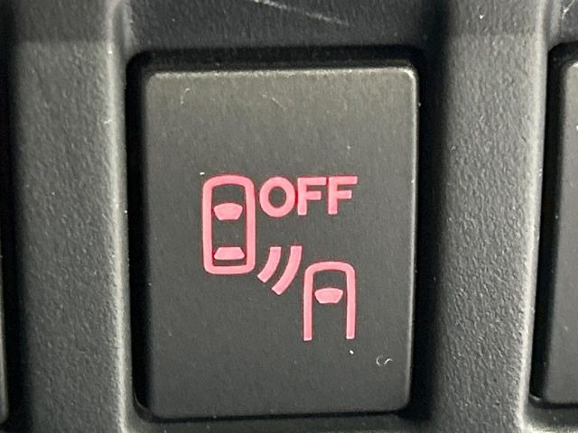 �y�����r�[�N���f�B�e�B�N�V�����z���s���A�h�A�~���[�̎��p�ɂȂ�₷���ӏ��Ɍ㑱�Ԃ��ڋ߂���ƃT�C�h�~���[�t�߂Ɍx����\���A�h���C�o�[�ɒ��ӊ��N�ƁA����̍ۂ̓n���h��������A�V�X�g�����܂��B