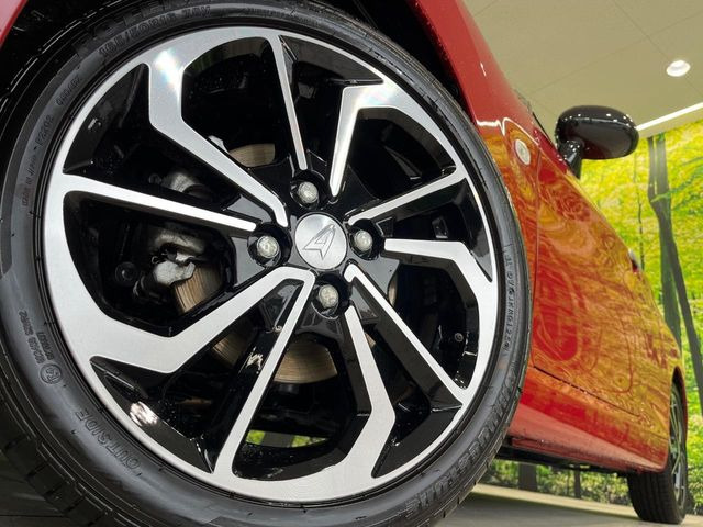 �y����15�C���`�A���~�z�C�[���z�O�ςɃ}�b�`���������A���~�z�C�[���𑕒����Ă���܂��B�e��ЊO�A���~�z�C�[����A�X�^�b�h���X�^�C�����戵�����Ă���܂��B���񂲑��k����������