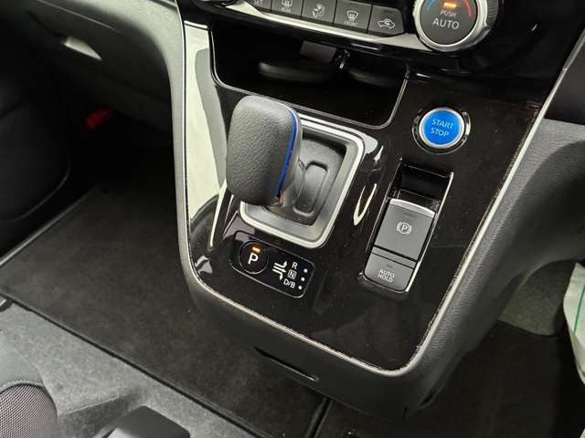 セレナ1.2 e-POWER ハイウェイスターV