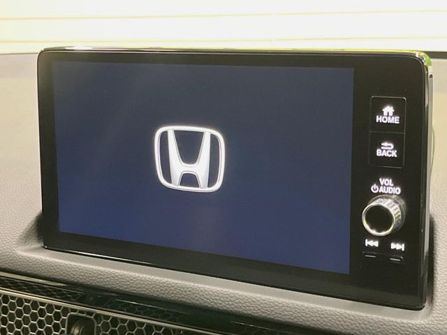 �y9�C���` �z���_�R�l�N�g�f�B�X�v���C�z���F���̍������ʃf�B�X�v���C�Ńi�r�̎g�p��A�������̃X�}�[�g�t�H���ƘA�g����bluetooth�ł̉��y�Đ����\�ł���