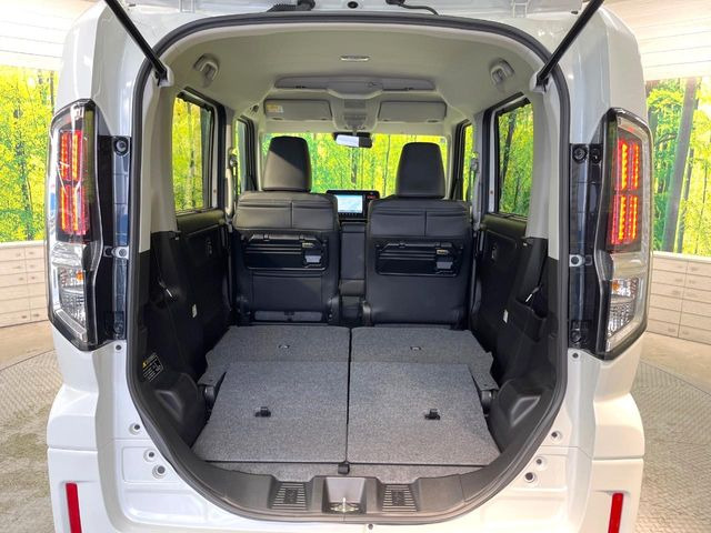 普段のお買い物や通勤、送迎等に十分な荷室スペースを確保しております。セカンドシートを倒すと、大きな荷物の積載も可能です♪