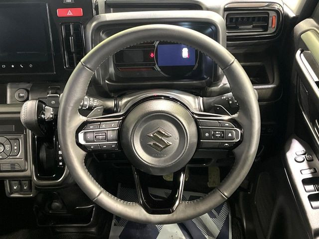 �y�����v�����X�e�A�����O�z�㎿�Ȋv���g�p���邱�ƂŁA��ɂ����������݂ƂĂ��^�]���₷���n���h���ł���