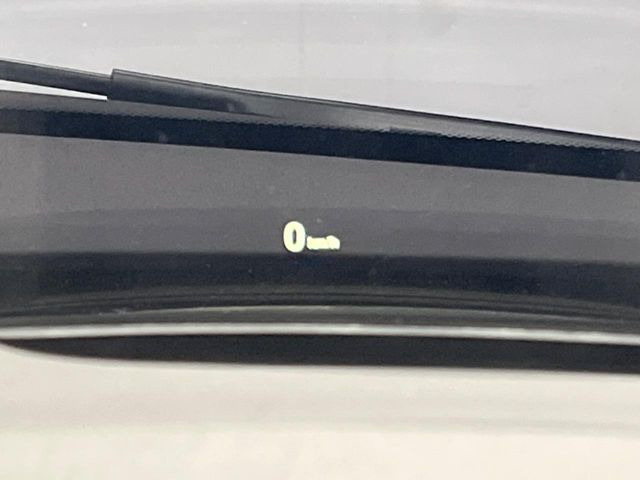 ���w�b�h�A�b�v�f�B�X�v���C:���݂̑��x�⑖�s�����f�W�^���\���ŉ^�]�ȑO���̃K���X�ɓ��e!�^�]���A���������炳���K�v�ȏ����m�F�ł���̂łƂ��Ă��֗��ň��S!