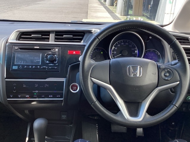 フィット1.5 15XL