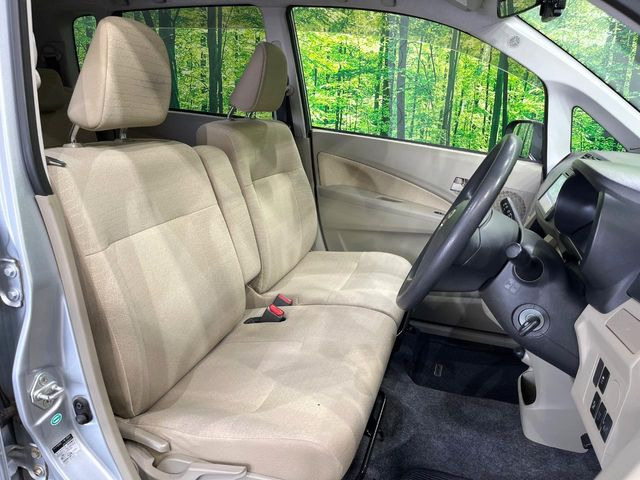 �^�]�ȃV�[�g���͎g�p�������Ȃ��A�ǍD�ȏ�ԂƂȂ��Ă��܂��B���J�Ɏg���Ă������Ƃ��悭�킩��܂��ˁB�㕔���Ȃ��C�ɂȂ�悤�ȃL�Y�E�����ւ��蓙�A�傫�ȃ_���[�W�͂Ȃ��A�ǍD�ȏ�Ԃł��B