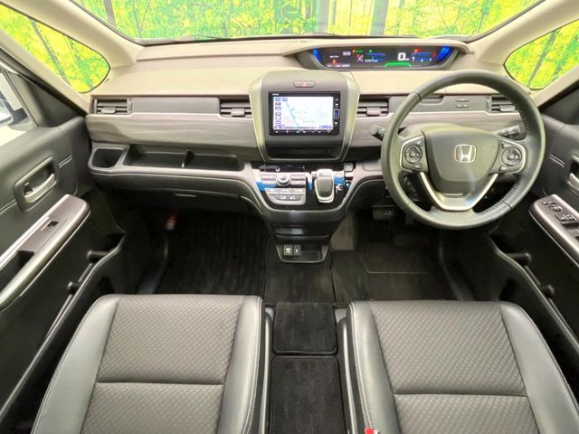 フリードハイブリッド