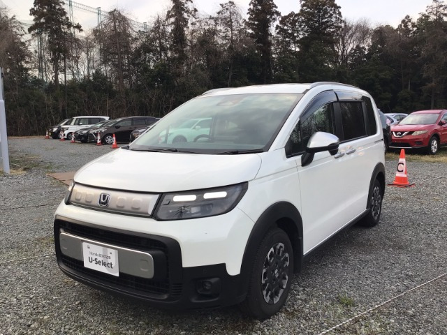 フリード1.5 e:HEV クロスター 4WD