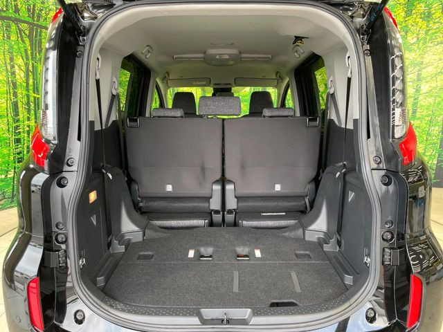 ���i�̂���������ʋ΁A���}���ɏ\���ȉ׎��X�y�[�X���m�ۂ��Ă���܂��B�Z�J���h�V�[�g��|���ƁA�傫�ȉו��̐ύڂ��\�ł���