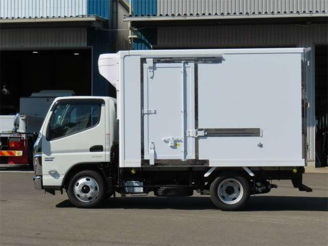 キャンター冷蔵冷凍車
