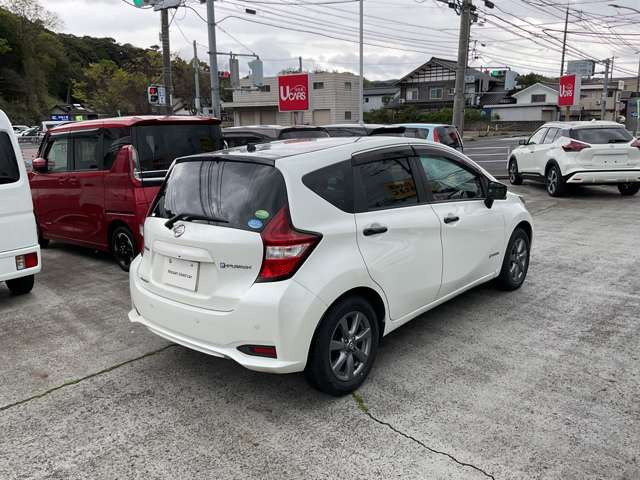 ノート1.2 e-POWER メダリスト ブラックアロー