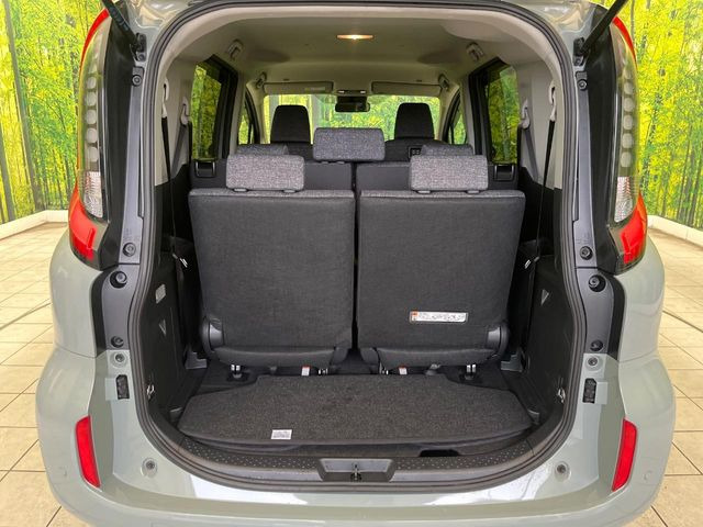 ���i�̂���������ʋ΁A���}���ɏ\���ȉ׎��X�y�[�X���m�ۂ��Ă���܂��B�Z�J���h�V�[�g��|���ƁA�傫�ȉו��̐ύڂ��\�ł���