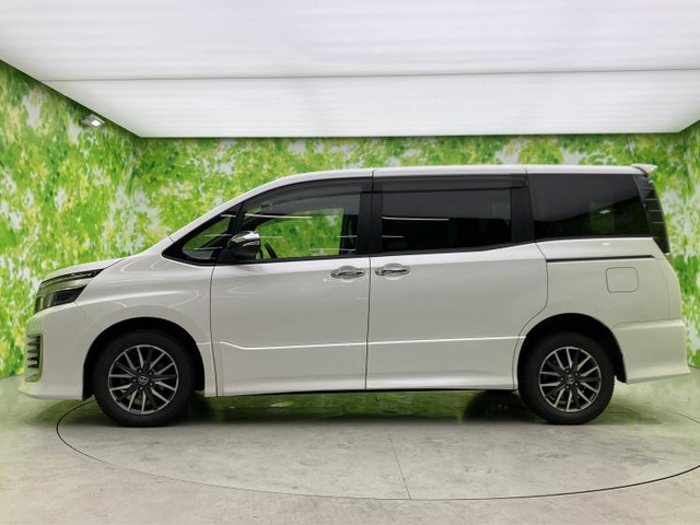 ヴォクシー2.0 ZS 煌II 4WD