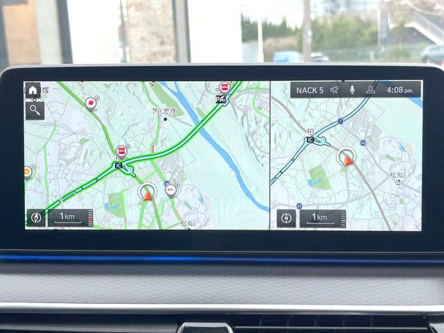 ��BMW�����i�r:��̊��̂���i�r�́A����������ԓ������o���Ă���܂��BBluetooth�Đ��ȂǃI�[�f�B�I�@�\���[�����Ă���܂��̂ŁA�^�]�����y���߂܂���