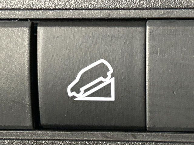 �y�_�E���q���A�V�X�g�z�}�ȍ⓹������Ƃ��Ɏ����Ńu���[�L�𐧌�A���̒ᑬ�x��ۂ��܂��B�ᓹ�∫�H�ȂǊ���₷���H�ʂ̉����ł��^�C�������b�N���Ȃ�������S!�n���h������ɏW���ł��܂�!