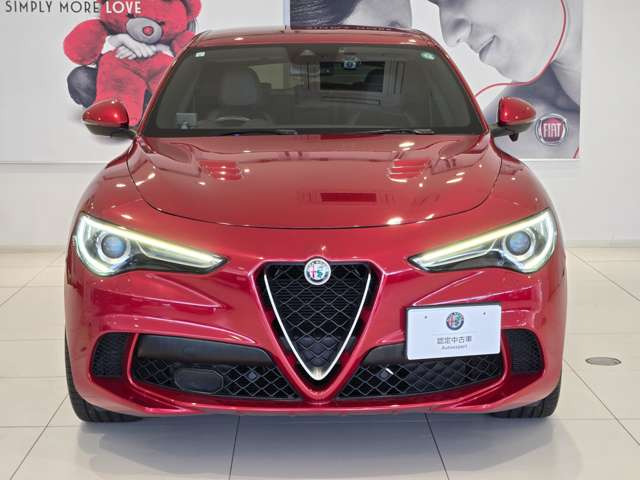 ステルヴィオ2.9 V6 ビターボ クアドリフォリオ 4WD