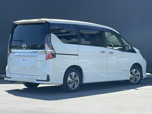 セレナ1.2 e-POWER ハイウェイスターV