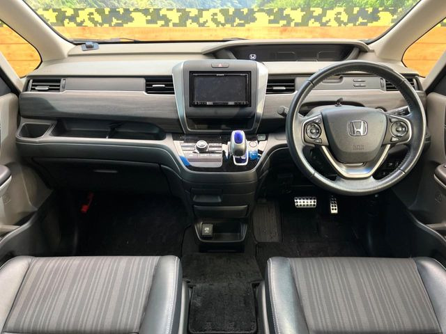 フリード1.5 ハイブリッド B