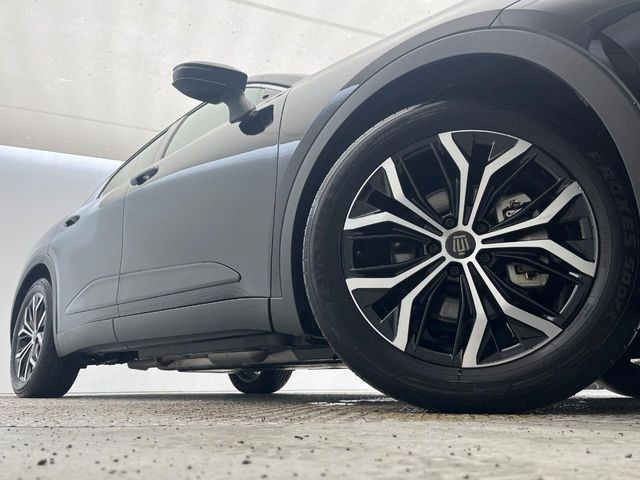 �y����19�C���`�A���~�z�C�[���z�O�ςɃ}�b�`���������A���~�z�C�[���𑕒����Ă���܂��B�e��ЊO�A���~�z�C�[����A�X�^�b�h���X�^�C�����戵�����Ă���܂��B���񂲑��k����������