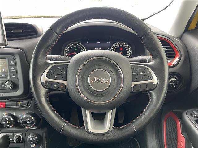 レネゲードトレイルホーク 4WD