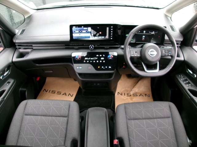 セレナ1.4 e-POWER XV