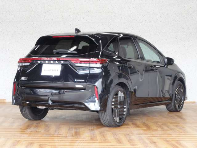 ノートオーラ1.2 G レザーエディション