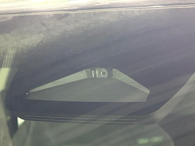 �y�g���^�Z�[�t�e�B�Z���X�z���s���ɑO���̎ԗ�����F�����A�Փ˂������Ȏ��͌x��ƃu���[�L�ŏՓˉ���Ɣ�Q�y�����A�V�X�g�B�����S�Ƀh���C�u�����y���݂��������܂��B