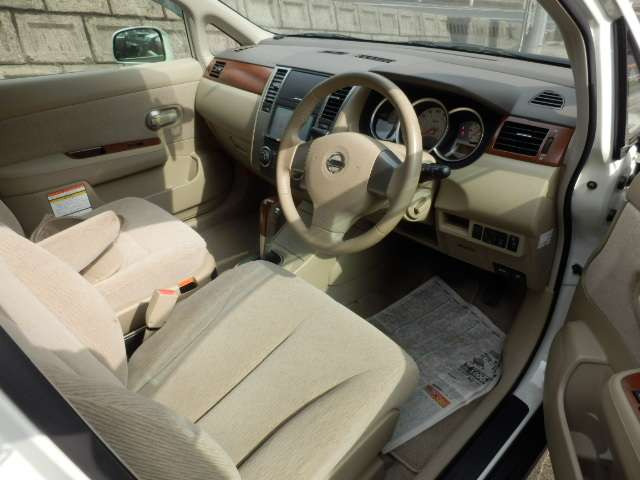 ティーダラティオ1.5 15S アンシャンテ 助手席回転シート