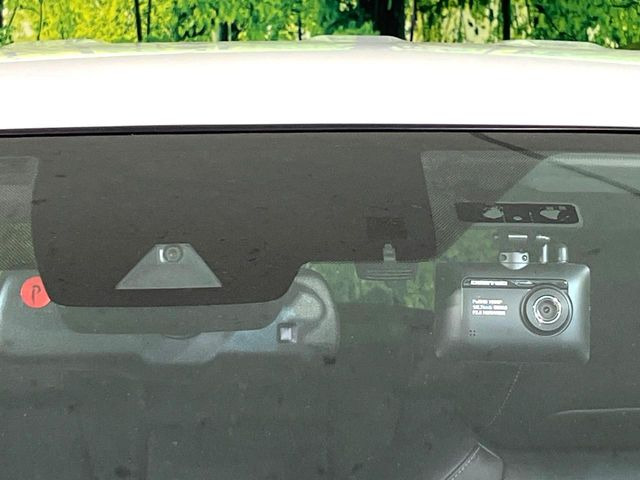 �y�g���^�Z�[�t�e�B�Z���X�z���s���ɑO���̎ԗ�����F�����A�Փ˂������Ȏ��͌x��ƃu���[�L�ŏՓˉ���Ɣ�Q�y�����A�V�X�g�B�����S�Ƀh���C�u�����y���݂��������܂��B