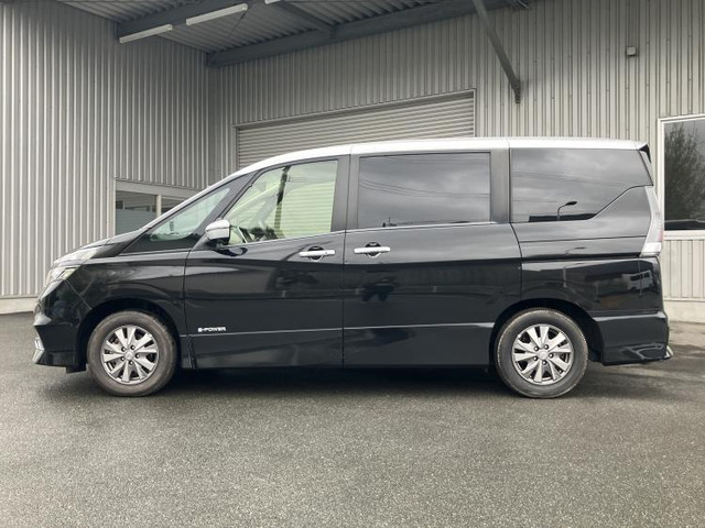 セレナ1.2 e-POWER ハイウェイスターV