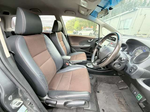 �C�ɂȂ邨�Ԃ�����܂�����E�̓d�b�ԍ����璼�ڂ��X�ɂ��₢���킹���������B�x�����@����ԗ����A��Ԃ܂łȂ�ł������������Ē����܂��B�X�^�b�t�ꓯ���A�����҂����Ă���܂��B