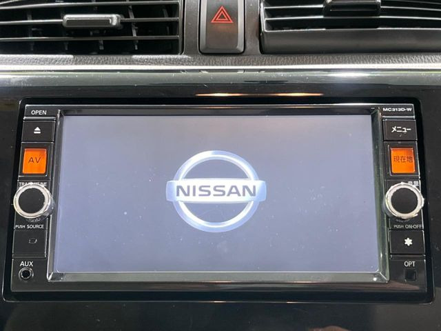 【純正ナビ】人気の純正ナビを装備。オーディオ機能も充実しており、Bluetooth接続すればお持ちのスマホやMP3プレイヤーの音楽を再生可能!毎日の運転がさらに楽しくなります!!