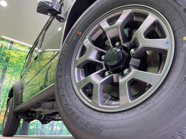 �y15�C���`�A���~�z�C�[���z�O�ςɃ}�b�`�����A���~�z�C�[���𑕒����Ă���܂��B�e��A���~�z�C�[����A�X�^�b�h���X�^�C�����戵�����Ă���܂��B���񂲑��k����������