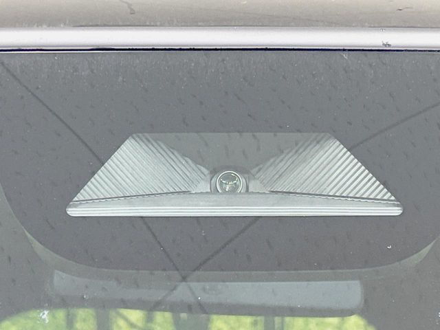 �y�z���_�Z���V���O�z���s���ɑO���̎ԗ�����F�����A�Փ˂������Ȏ��͌x��ƃu���[�L�ŏՓˉ���Ɣ�Q�y�����A�V�X�g�B�����S�Ƀh���C�u�����y���݂��������܂��B