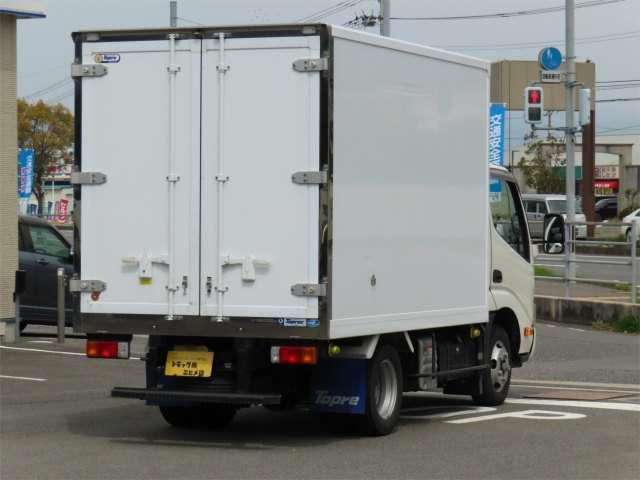 デュトロ冷蔵冷凍車