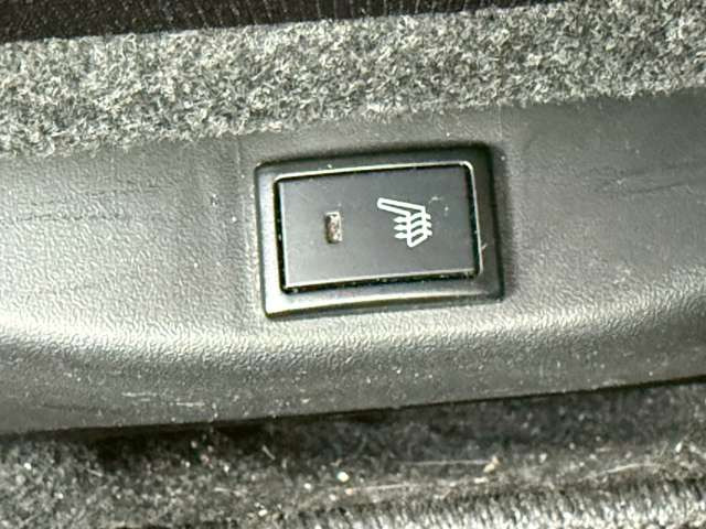 �C�ɂȂ邨�Ԃ�����܂�����E�̓d�b�ԍ����璼�ڂ��X�ɂ��₢���킹���������B�x�����@����ԗ����A��Ԃ܂łȂ�ł������������Ē����܂��B�X�^�b�t�ꓯ���A�����҂����Ă���܂��B