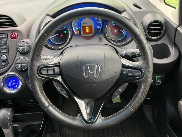 �y�����v�����X�e�A�����O�z�㎿�Ȋv���g�p���邱�ƂŁA��ɂ����������݂ƂĂ��^�]���₷���n���h���ł���