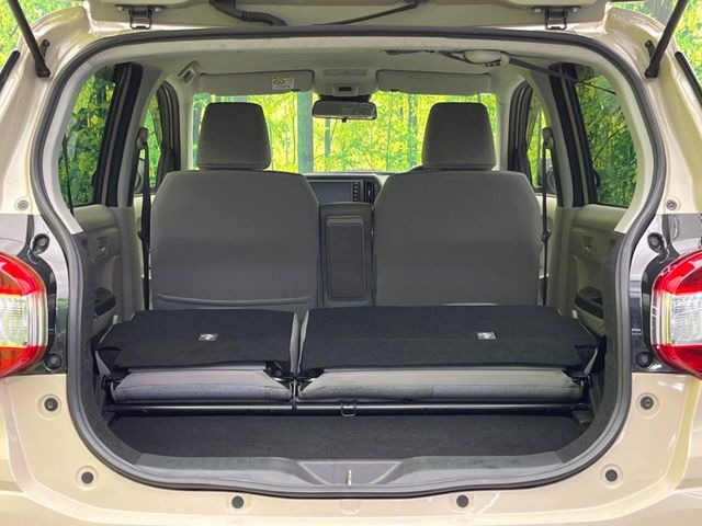 ���i�̂���������ʋ΁A���}���ɏ\���ȉ׎��X�y�[�X���m�ۂ��Ă���܂��B�Z�J���h�V�[�g��|���ƁA�傫�ȉו��̐ύڂ��\�ł���