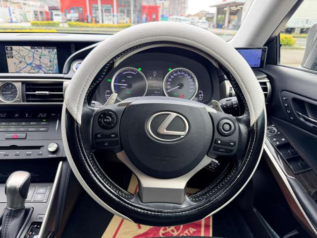 IS300h バージョンL