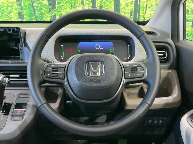 �y�����v�����X�e�A�����O�z�㎿�Ȋv���g�p���邱�ƂŁA��ɂ����������݂ƂĂ��^�]���₷���n���h���ł���