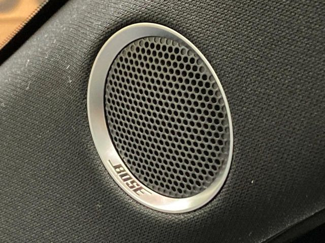 �yBOSE�T�E���h�V�X�e���z���[�J�[�I�v�V�����̍��i�ʃT�E���h�V�X�e���𓋍ځB��p�̃`���[�j���O���{���ꂽ�召�l�X�ȃX�s�[�J�[����ǎ��ȃT�E���h���t�ł��A�Տꊴ���ӂ�鉹����Ԃ����o���܂��B