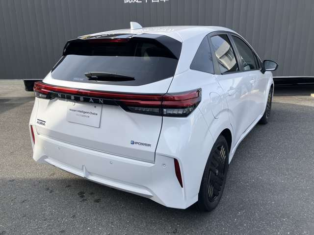 ノートオーラ1.2 G 90周年記念車