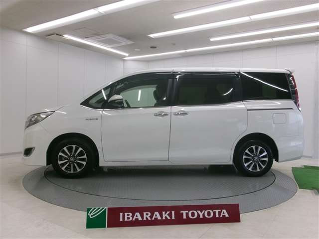 エスクァイアハイブリッド1.8 Gi